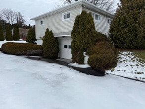 Building Photo - 118 Hostetler Rd