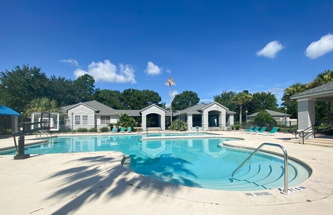 Building Photo - Windsor Park #228