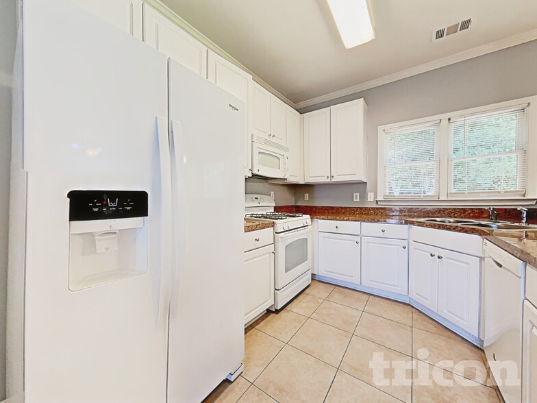 Building Photo - 2674 Calumet Farm Ln