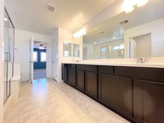 Building Photo - Well-maintained 4-bedroom, 3-bath home in a desirable gated community