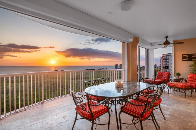 Building Photo - 7117 Pelican Bay Blvd