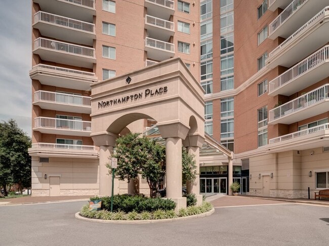 Primary Photo - 3101 N Hampton Dr