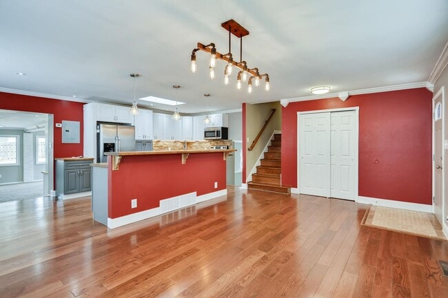 Building Photo - Large 4 bedroom 3bath Home in Colorado Springs