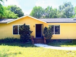 Building Photo - FOR RENT: Beautiful 3 Bed / 2 Bath Spaciou...
