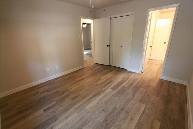 Building Photo - 6505 Columbia Oaks Ct