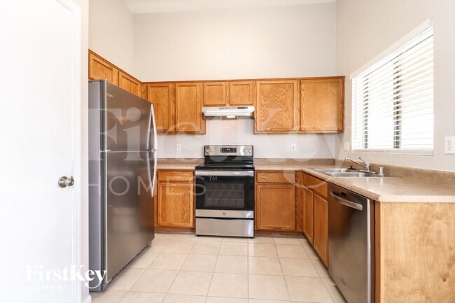 Building Photo - 14805 W Redfield Rd