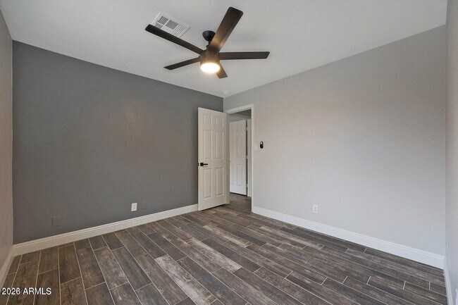 Building Photo - 8444 E Bonita Dr