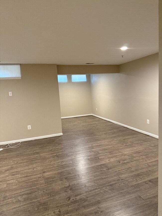 Building Photo - 140 Eastridge Cir