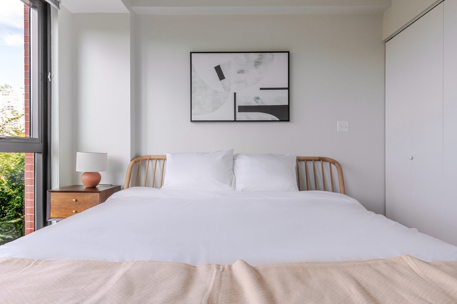 Building Photo - 211 W Scott St