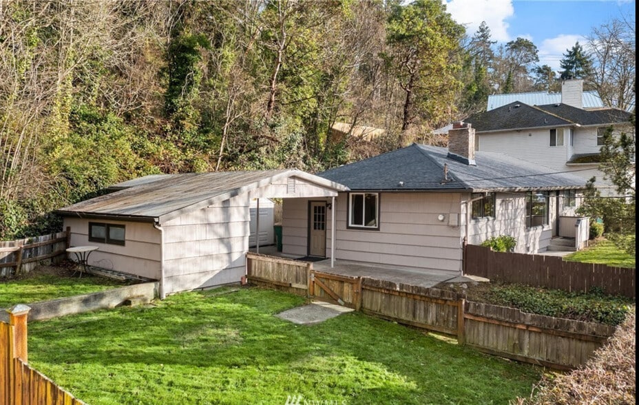 Primary Photo - 5640 23rd Ave SW