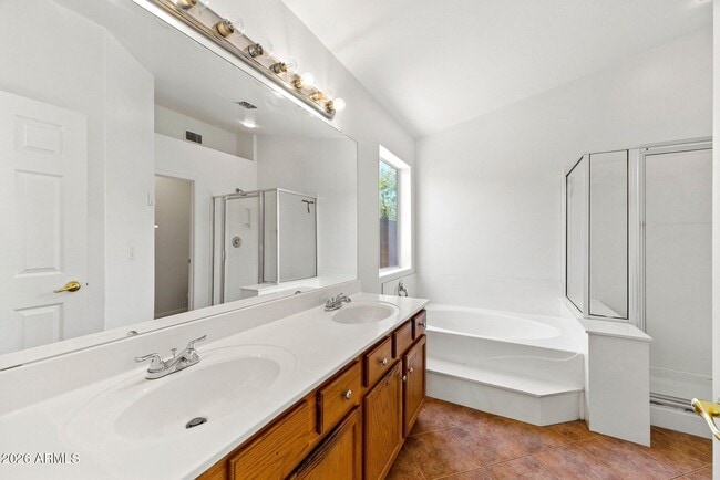 Building Photo - 17534 W Coyote Trail Dr