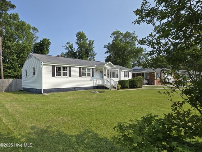 Primary Photo - 801 Barn St