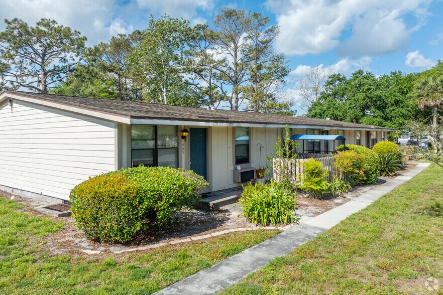 Building Photo - Driftwood