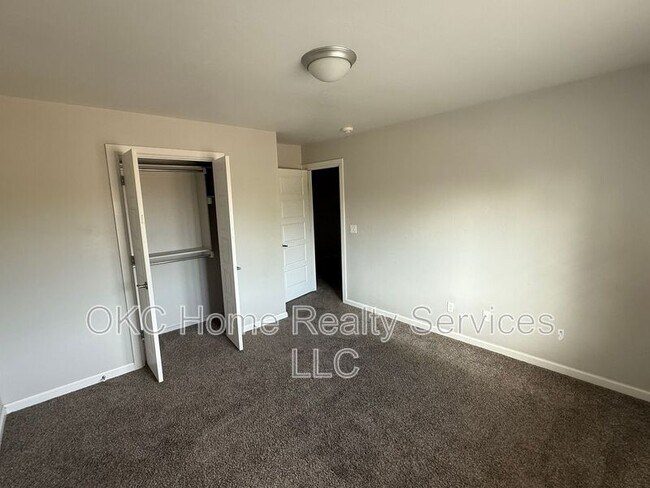 Building Photo - 2905 Quail Creek Rd