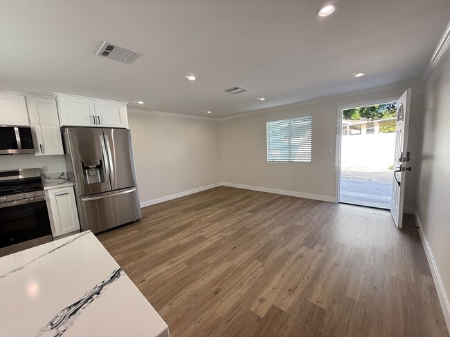 Building Photo - Prime Sylmar 2/2 brand new home