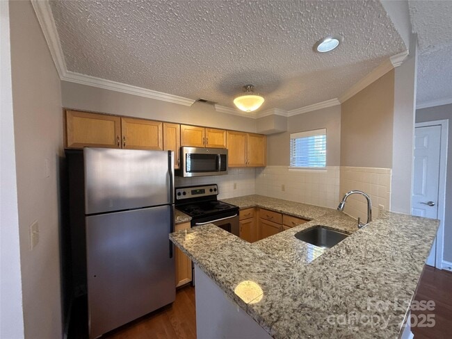 Building Photo - 2518 Cranbrook Ln