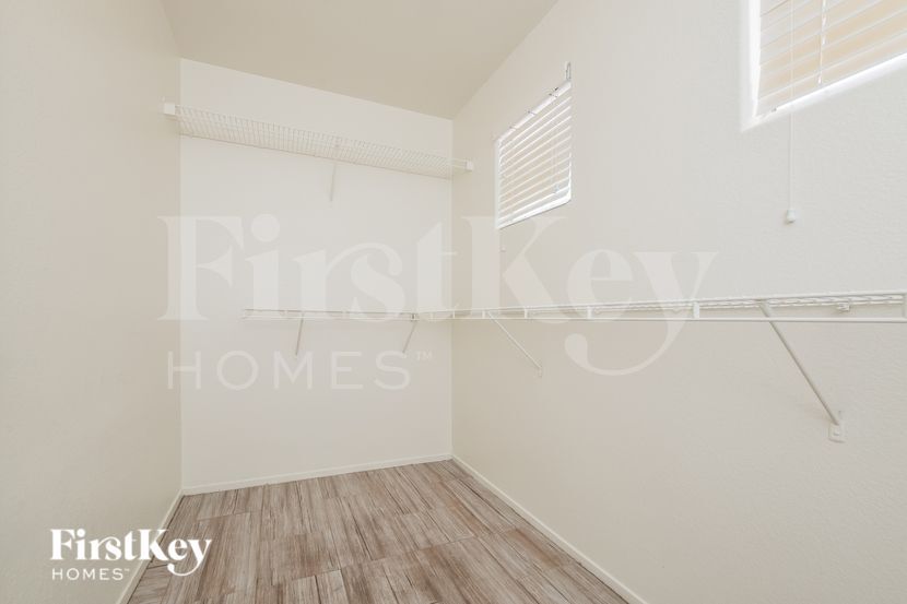 Building Photo - 1708 Mizzenmast Ave
