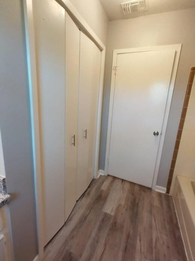 Building Photo - 1220 Walnut St