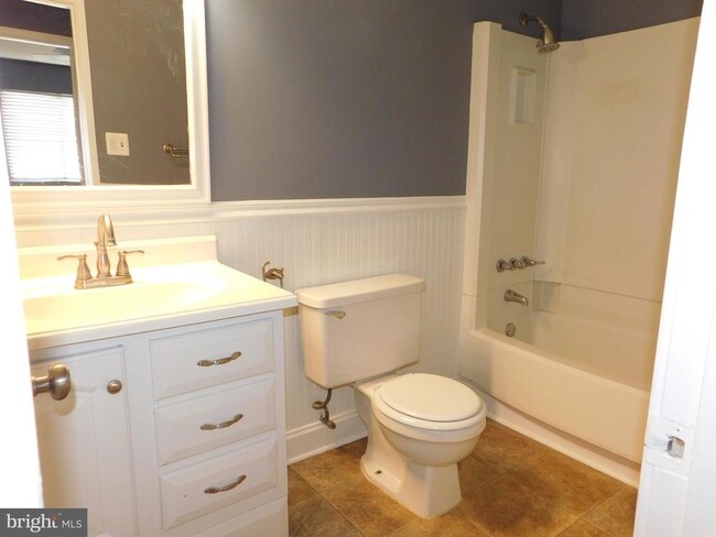 Building Photo - 9317 Woodlea Ct