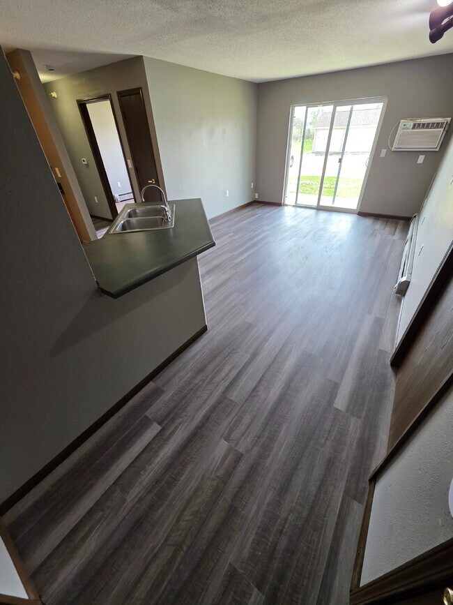 Building Photo - *WINTER MOVE-IN SPECIAL* 3 Bedroom | 2 Bat...