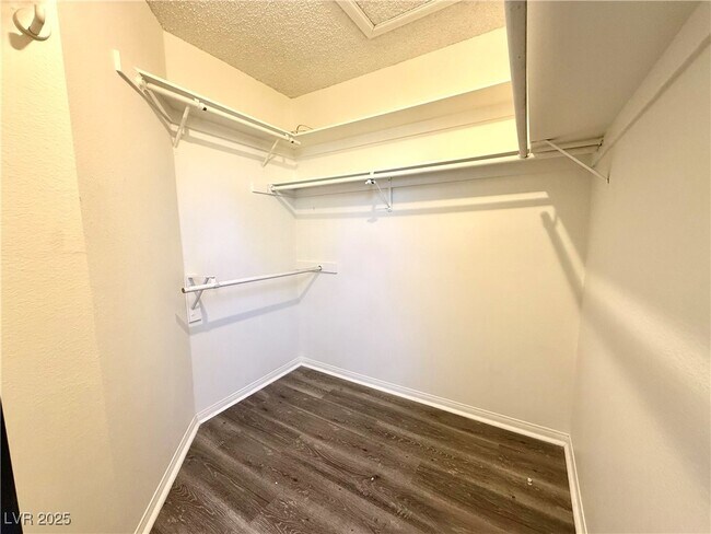 Building Photo - 1663 Duarte Dr