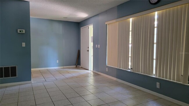 Building Photo - 3024 Sandpiper Pl