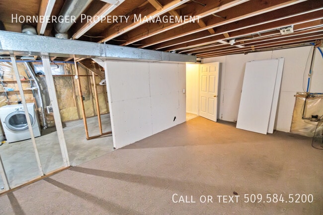 Building Photo - Duplex on the North Side