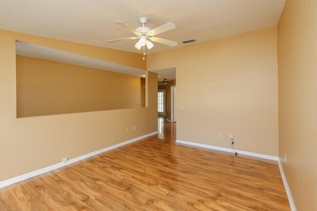Building Photo - 15207 Harbour Vista Cir