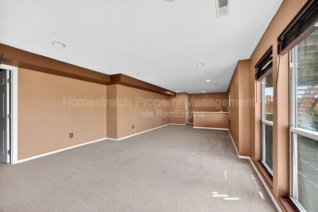 Building Photo - 166 Royallprairie Ln