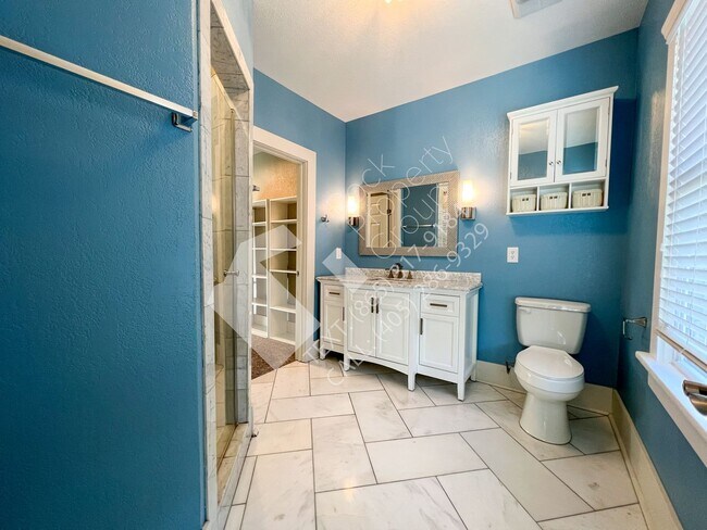 Building Photo - Must See 3 Bedroom/3 Bathroom Home near Edgemere Park