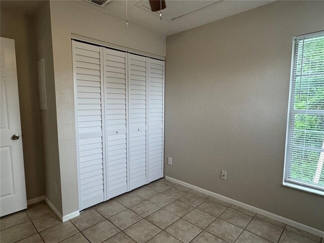 Building Photo - 5644 Silver Spur Dr