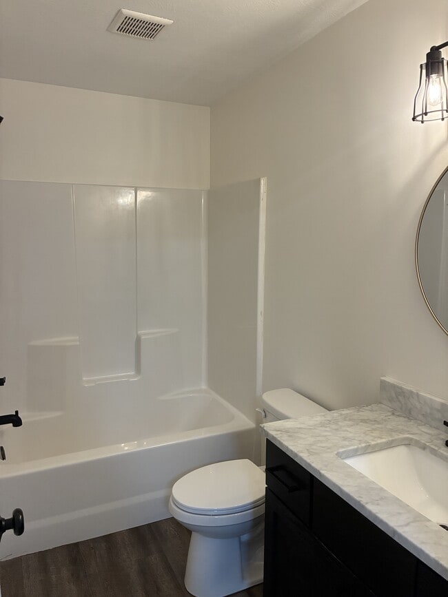 Building Photo - 267 Sterling Dr