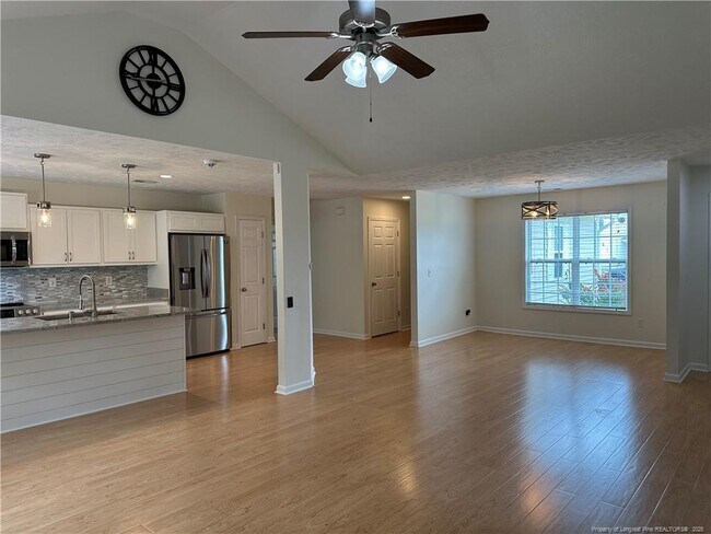 Building Photo - 1673 Kershaw Loop