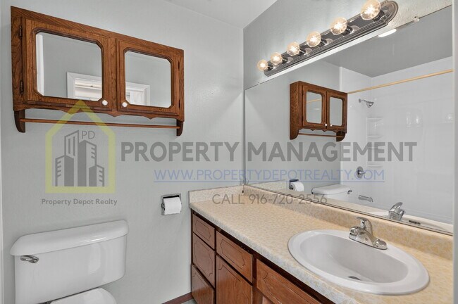 Building Photo - 9550 Colton Ave