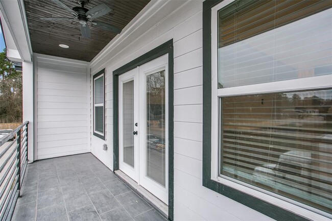 Building Photo - 1024 Melneeka Ln