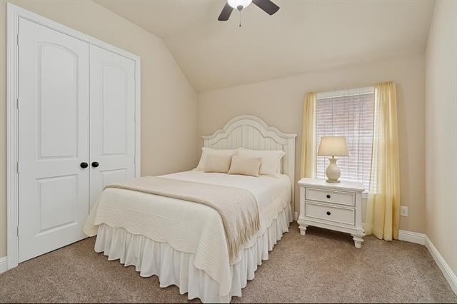 Building Photo - 855 Forest St