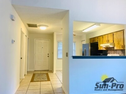 Building Photo - 1010 Stonybrook Cir