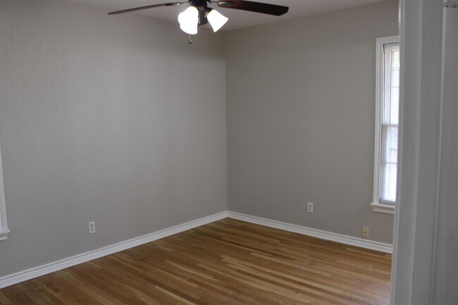 Building Photo - 4305 Randel Dr