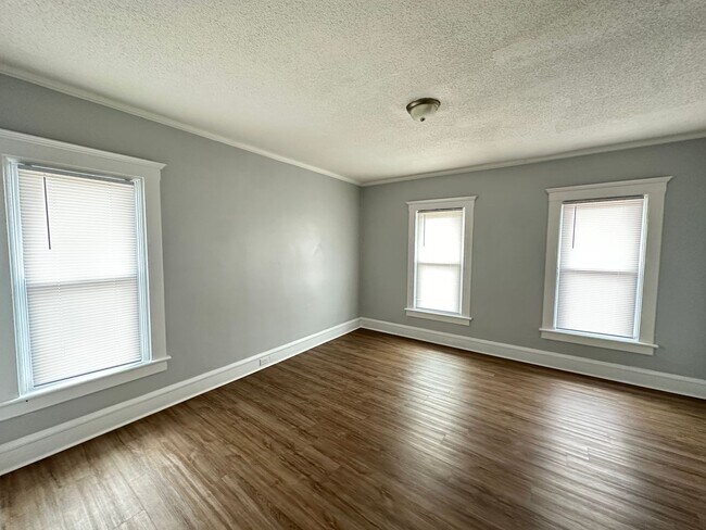 Building Photo - 613-615 S Mechanic St