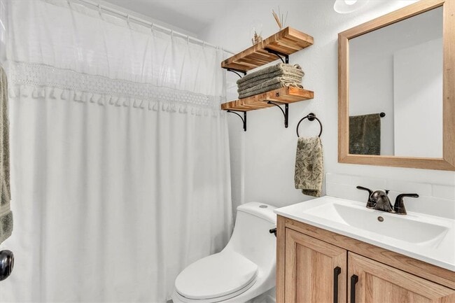 Building Photo - 206 Quail Cir