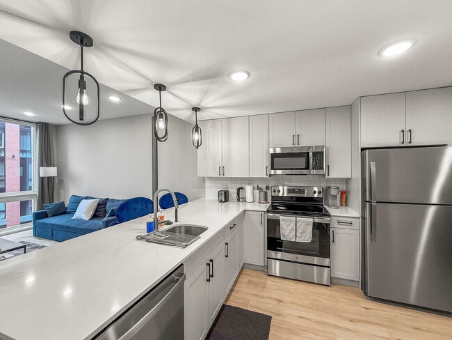 Building Photo - 626 N Delaware Ave