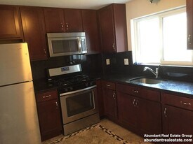 Building Photo - 21 Oxford Cir