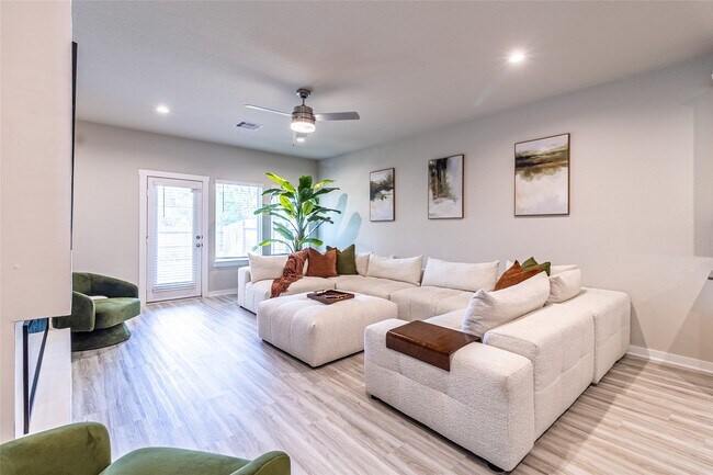 Building Photo - 3020 Stock Orch Ln