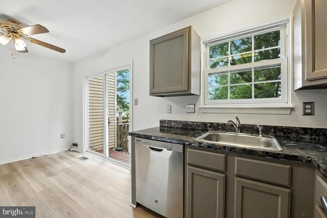 Building Photo - 6808 Cottingham Ln