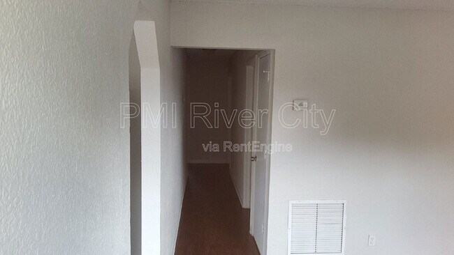 Building Photo - 2309 Lane Ave S