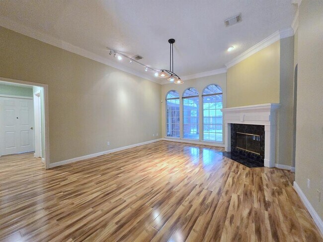 Building Photo - 5118 Rebel Ridge Dr