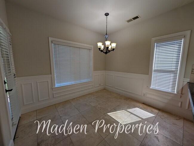 Building Photo - 7 Redeemers Loop