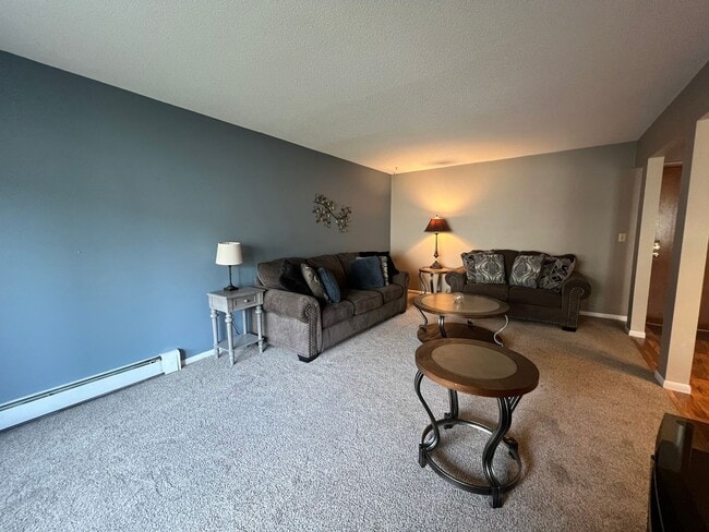 Building Photo - 1 bed, 1 bath close proximity to downtown!