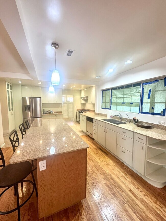 Building Photo - Charming Village Home – Steps from Claremo...
