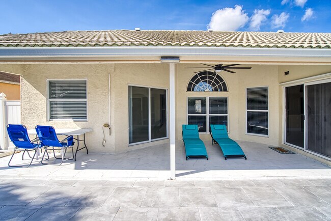 Building Photo - 2962 SW Coastal Terrace